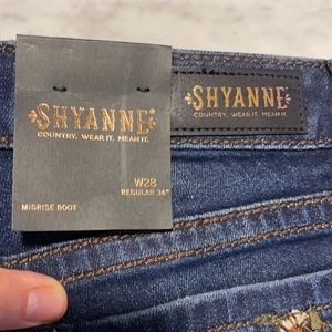 Mid-rise bootcut jeans